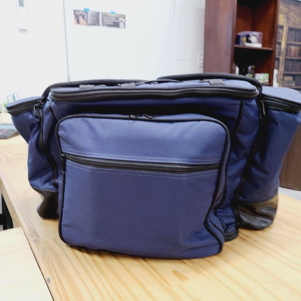 Large 30 Piece Picnic Cooler & Backpack Service for 4  PRE-OWNED - Picture 2 of 10